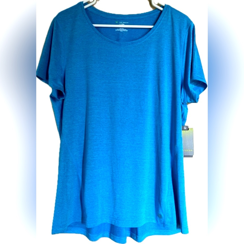 Tek Gear Dry Tek activewear blue shirt. New with tags. Women’s Size XL